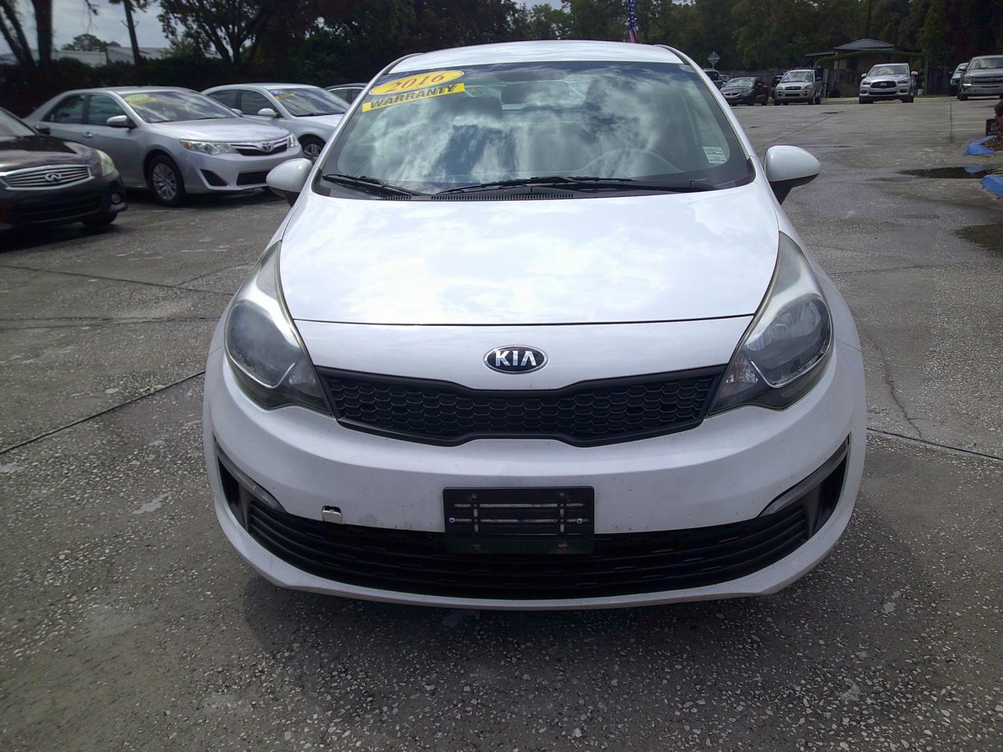 2016 WHITE KIA RIO (KNADM4A39G6) , located at 1200 Cassat Avenue, Jacksonville, FL, 32205, (904) 695-1885, 30.302404, -81.731033 - Photo#0